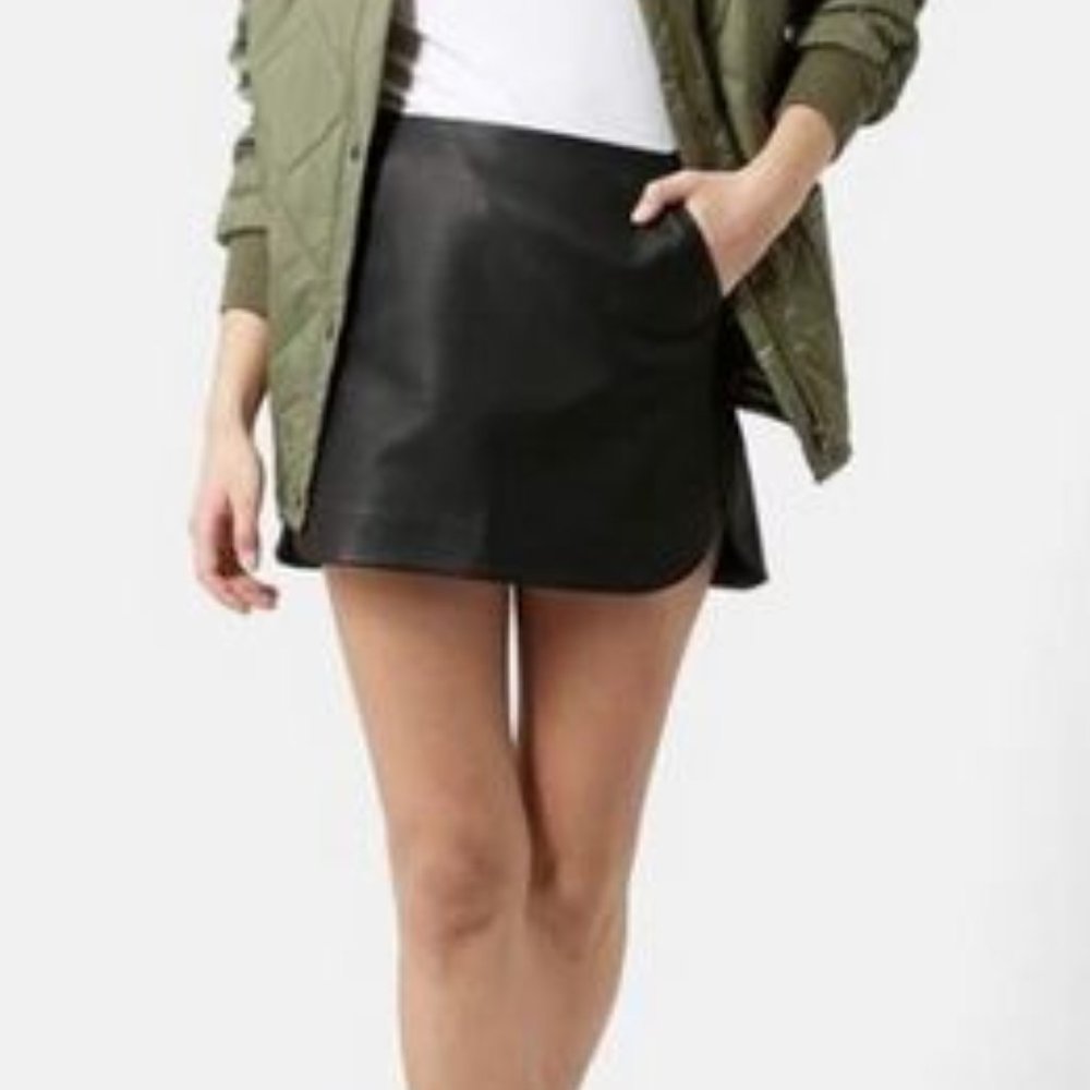 TopShop Curved Hem Faux Leather Miniskirt in Black Sz 2